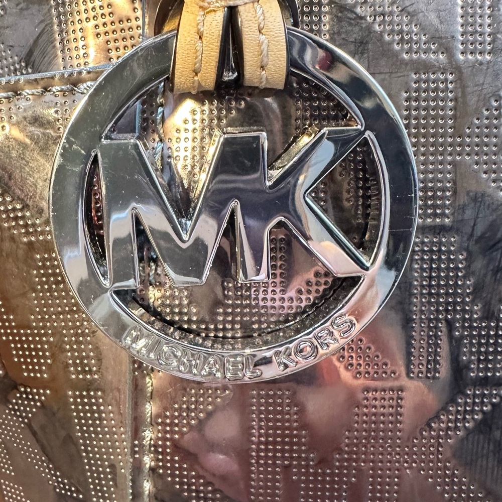 Michael Kors Jet Set Metallic Tote EUC - Picture 12 of 16